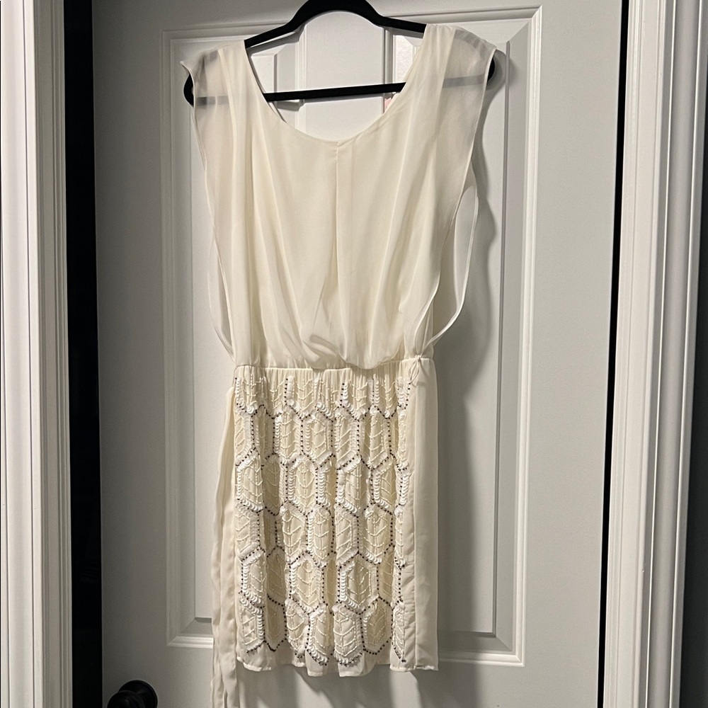 Elegant Cream Sleeveless Dress